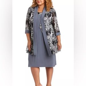 Plus Size R & M Richards 2 piece Dress & Jacket set. Necklace NOT included.
